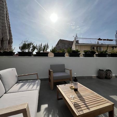 Step One | Luxury Suites Right In The Heart Of Acropolis Next To Metro Station Athene Buitenkant foto