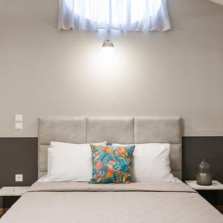 Step One | Luxury Suites Right In The Heart Of Acropolis Next To Metro Station Athene Buitenkant foto