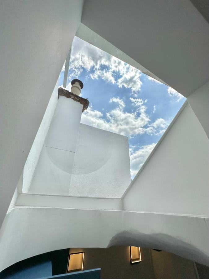 Step One | Luxury Suites Right In The Heart Of Acropolis Next To Metro Station Athene Buitenkant foto