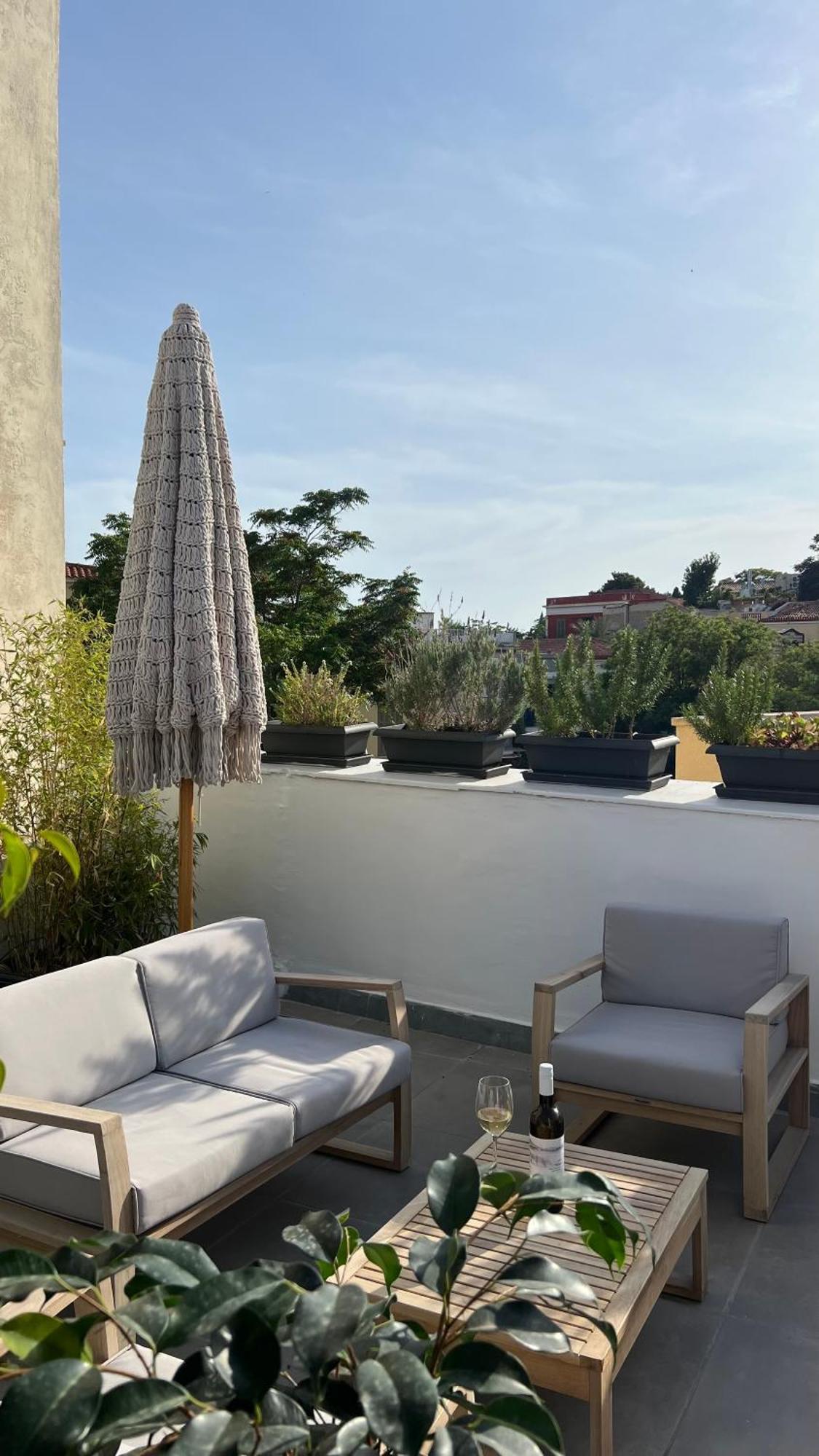 Step One | Luxury Suites Right In The Heart Of Acropolis Next To Metro Station Athene Buitenkant foto