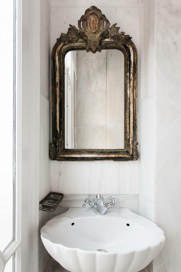 Step One | Luxury Suites Right In The Heart Of Acropolis Next To Metro Station Athene Buitenkant foto