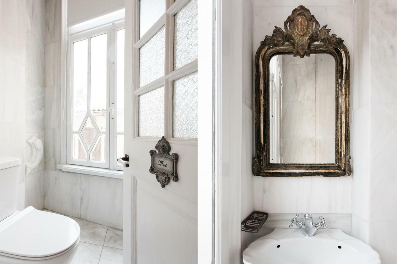 Step One | Luxury Suites Right In The Heart Of Acropolis Next To Metro Station Athene Buitenkant foto