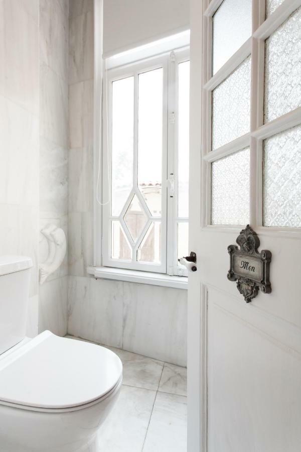 Step One | Luxury Suites Right In The Heart Of Acropolis Next To Metro Station Athene Buitenkant foto