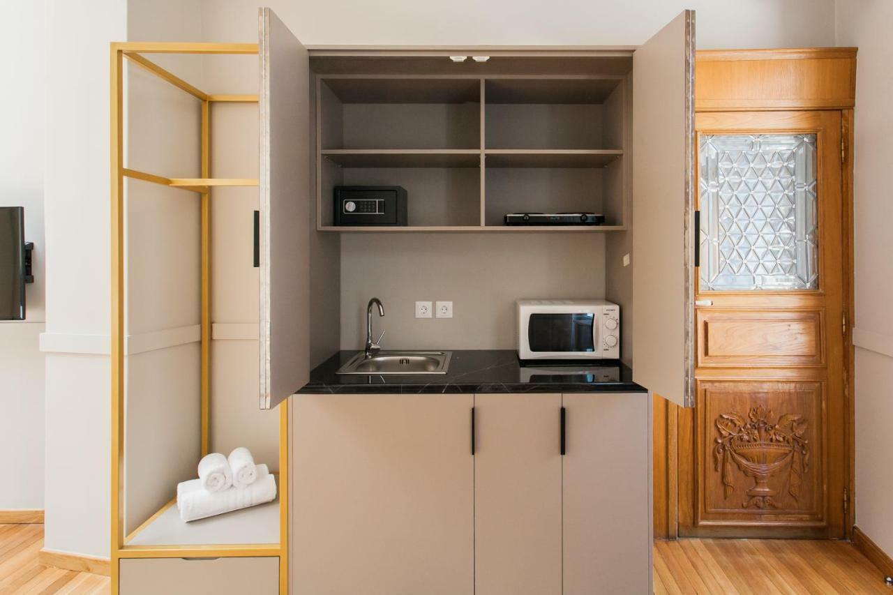 Step One | Luxury Suites Right In The Heart Of Acropolis Next To Metro Station Athene Buitenkant foto