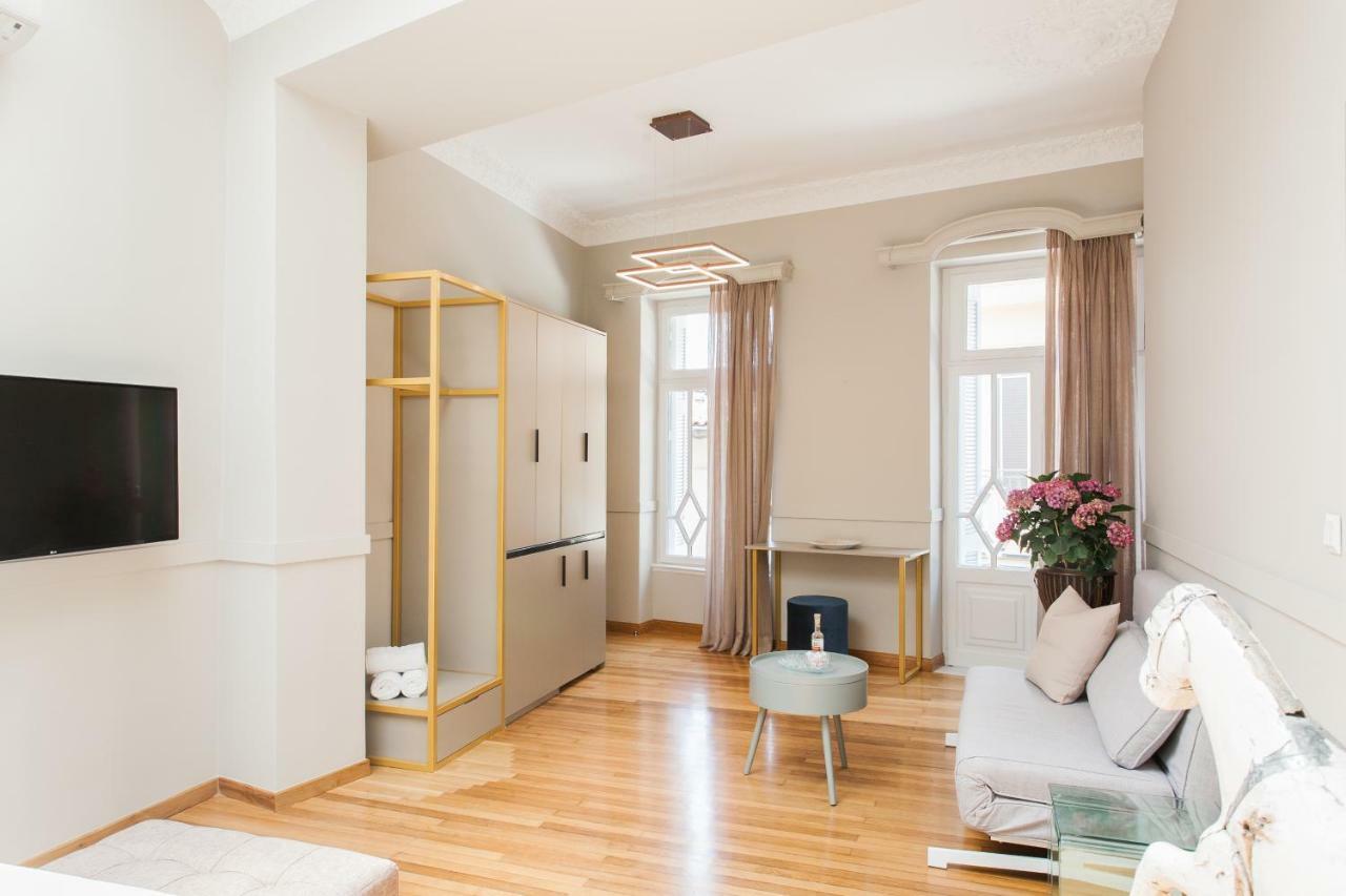 Step One | Luxury Suites Right In The Heart Of Acropolis Next To Metro Station Athene Buitenkant foto