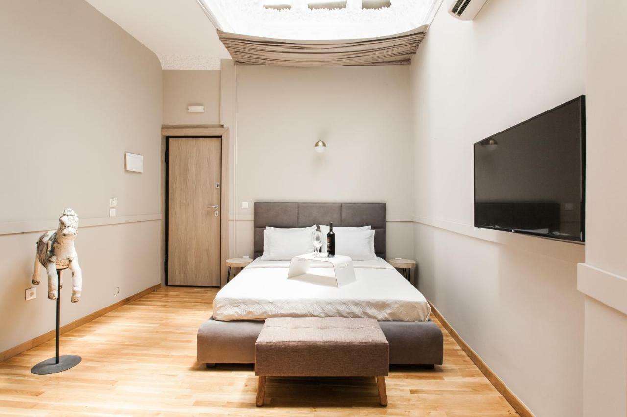Step One | Luxury Suites Right In The Heart Of Acropolis Next To Metro Station Athene Buitenkant foto