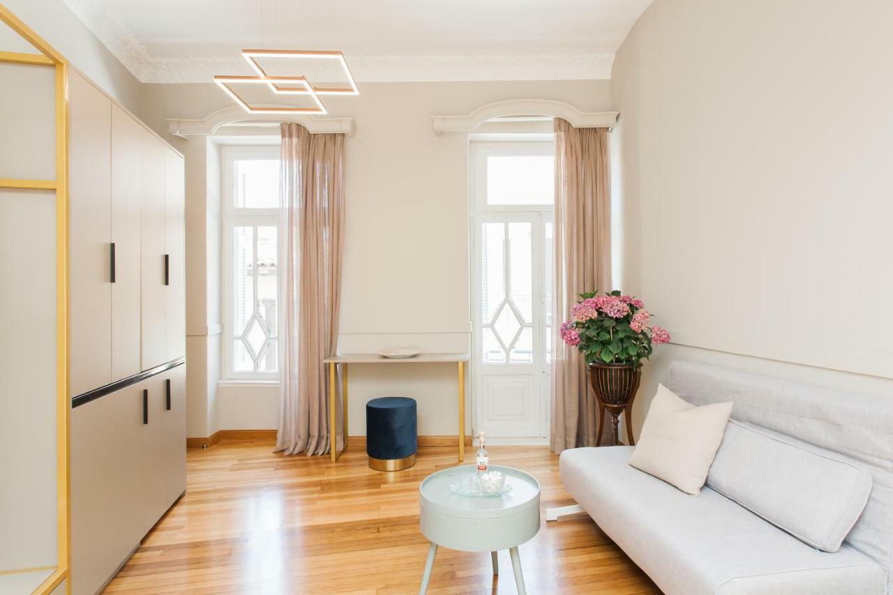 Step One | Luxury Suites Right In The Heart Of Acropolis Next To Metro Station Athene Buitenkant foto