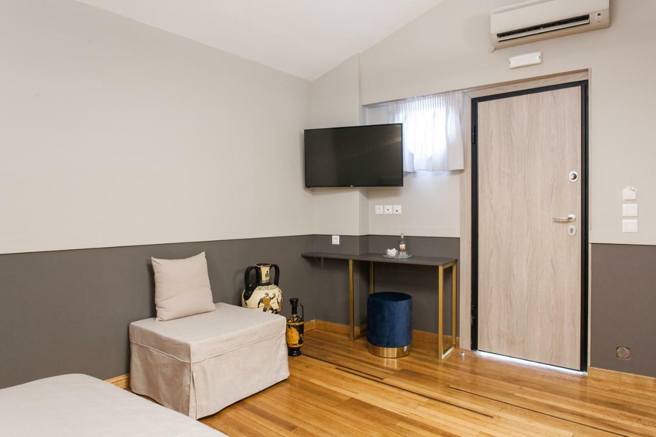 Step One | Luxury Suites Right In The Heart Of Acropolis Next To Metro Station Athene Buitenkant foto